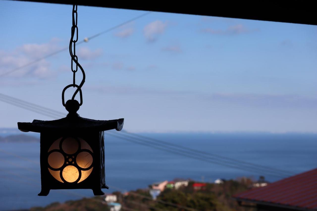 熱海の海が一望できる温泉付貸別荘 満月あじろ Mitsukiajiro Atami  Buitenkant foto