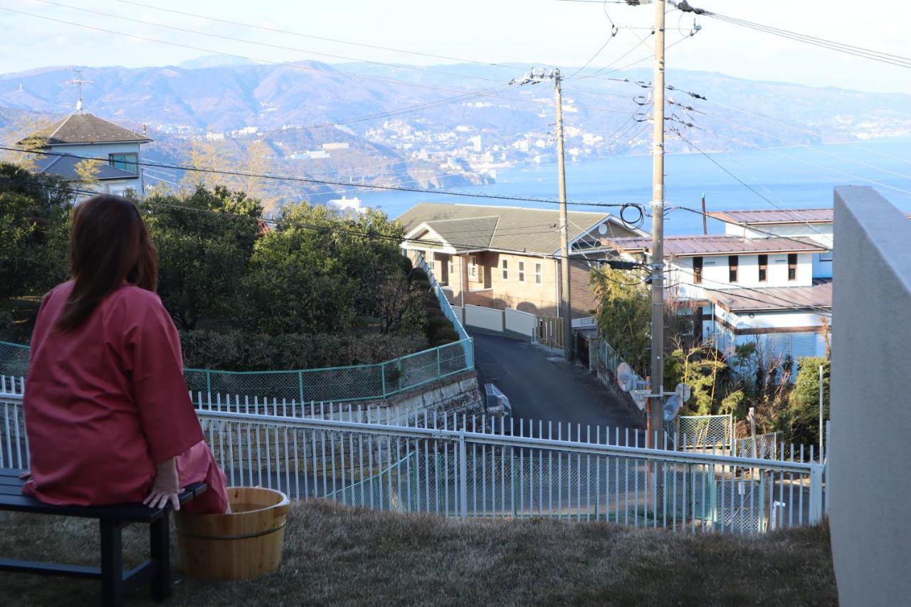 熱海の海が一望できる温泉付貸別荘 満月あじろ Mitsukiajiro Atami  Buitenkant foto